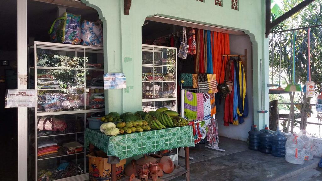Ina Gili Guesthouse Gili Air Bagian luar foto